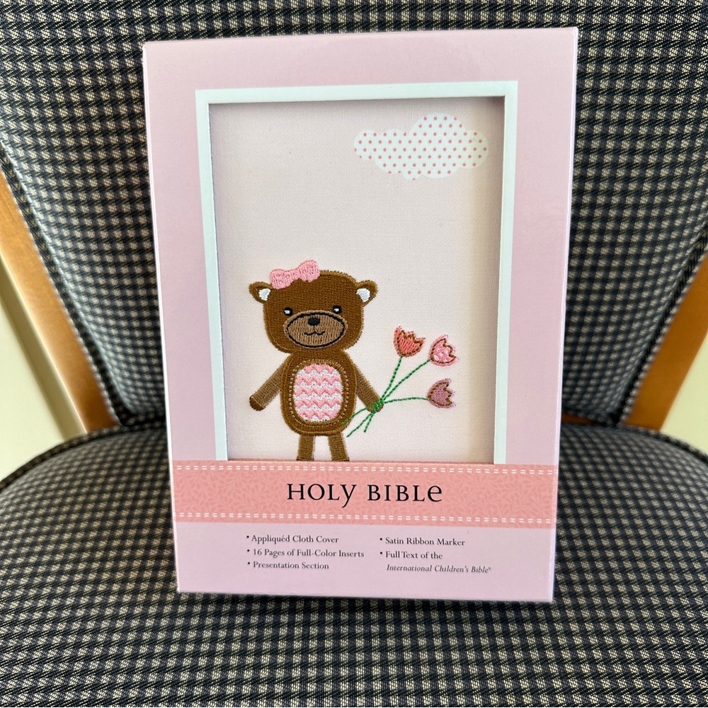 Thomas Nelson Publishing Adorable Bear Embroidered Children's Bible - Pink